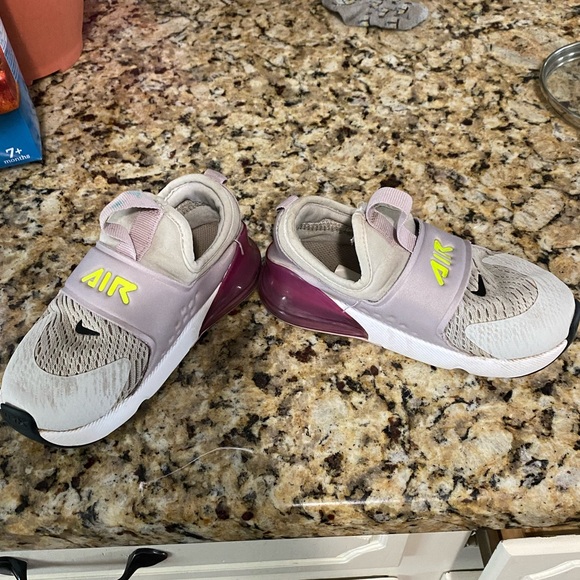 Girl’s Nike Air Max 270 Extreme - Picture 2 of 5